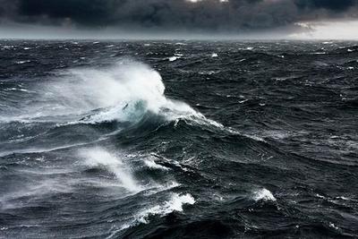На остров Сахалин обрушился активный циклон