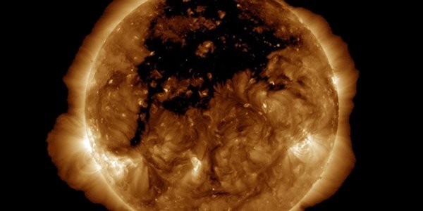 12 октября возможна слабая геомагнитная буря