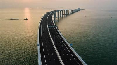 В Китае открылся самый длинный в мире морской мост