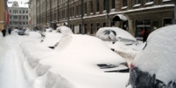 Уборкой Петербурга от снега займутся бомжи