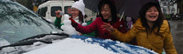Снег во Вьетнаме вызвал многокилометровые пробки