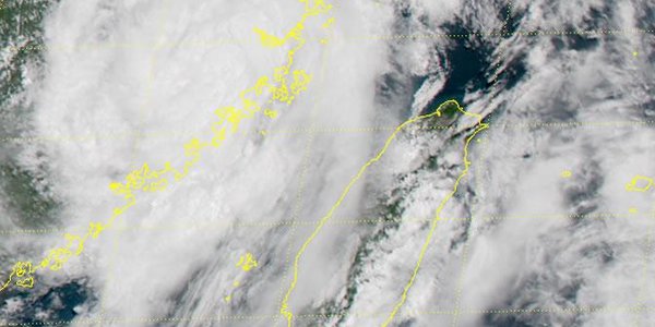 Тайфун Nesat штурмует Тайвань