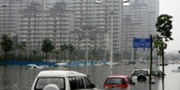 Ущерб от наводнения в Китае составил десятки миллиардов юаней