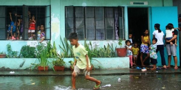 На Филиппинах из-за тайфуна «Мелор» эвакуированы 750 тыс. человек (ВИДЕО)