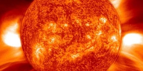 Опубликован самый завораживающий снимок Солнца за 20 лет