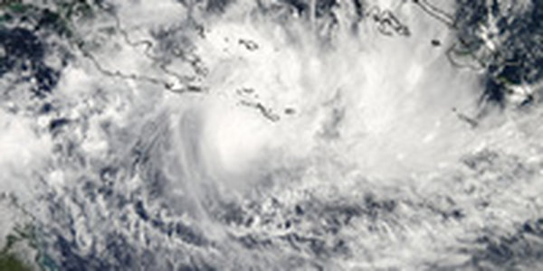 Циклон «Айта» приближается к восточной части Австралии