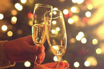 К Новому году шампанское в России подорожает на 10–15 %