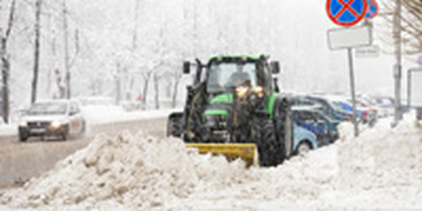 В Биробиджане из-за обильного снегопада была объявлена чрезвычайная ситуация