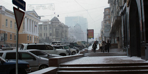 Снег и город.   Весь город в снегу - ФОТО