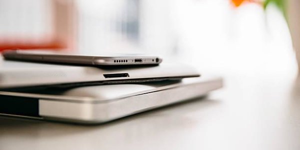 Россиян предупредили о повышении цен на смартфоны и ноутбуки