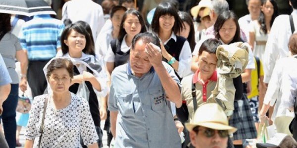 Жара в Японии за неделю упекла в больницы более 3 000 человек
