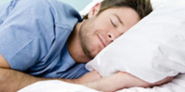 Долгий сон в выходные не заменит недосып в будни