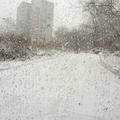 Снегопад парализовал движение во Владивостоке