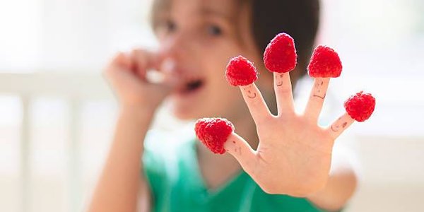 Дети должны играть с едой, утверждают учёные