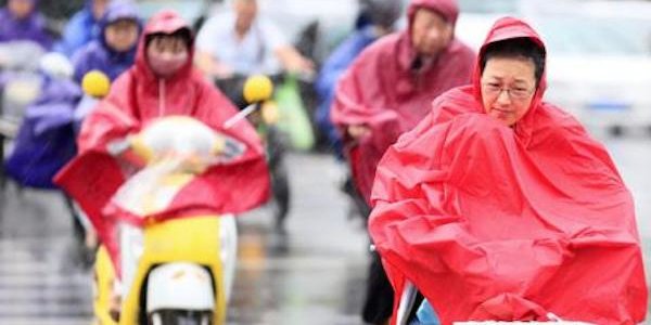 Тайфун «Накри» оставил без света почти четверть миллиона японских домов