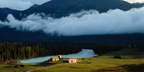 Вода полностью ушла из поселка Амгу, где затопило 72 дома