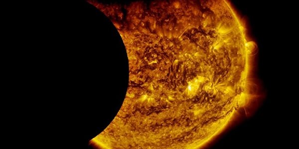 НАСА зафиксировало двойное затмение Солнца