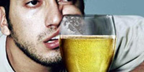 Американская газета: Россияне не простят Медведеву борьбы с пьянством