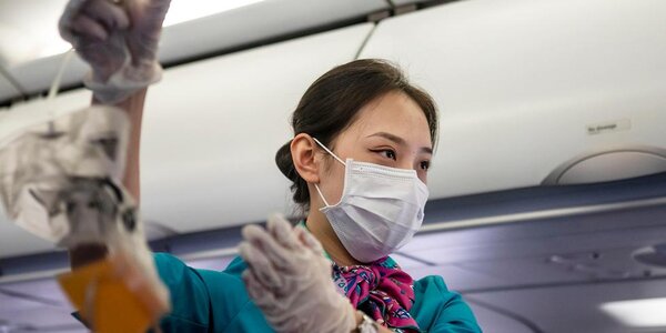 Россиян обяжут носить маски в самолетах после возобновления рейсов