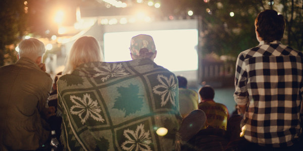 Сегодня на Спортивной набережной стартует новый сезон кинопоказов под открытым небом