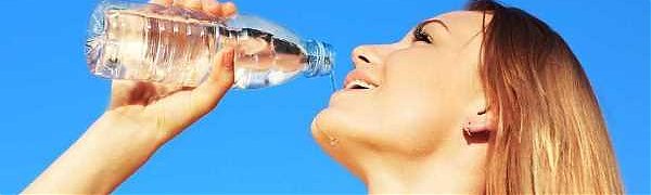 Ученые: вода в пластиковых бутылках вредит организму