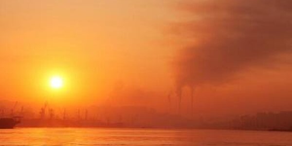 Дым от лесных пожаров накрыл Владивосток