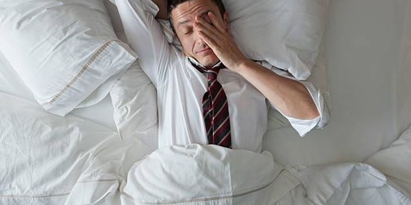 Работодатели теряют около 2,3 трлн рублей в год из-за недосыпа сотрудников