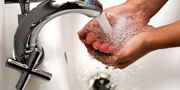 Горячая вода постепенно возвращается в дома жителей Владивостока