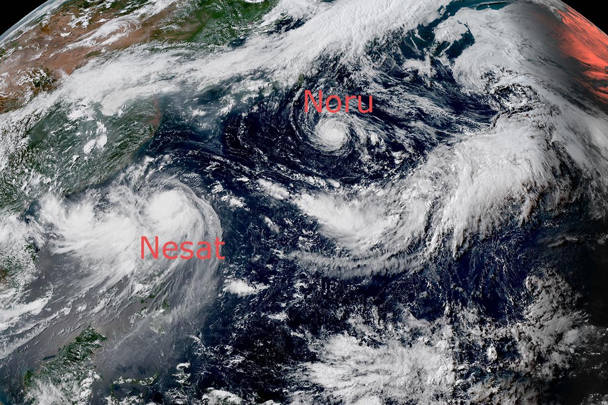 Тайфуны Noru и Nesat на спутниковом снимке