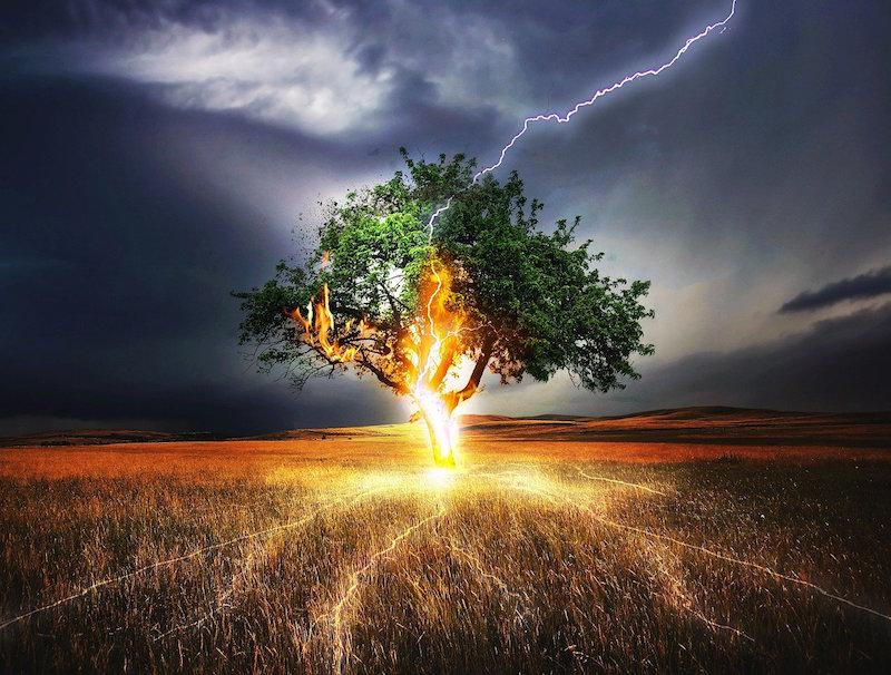 Как защитить себя от молнии: что нельзя делать во время грозы?